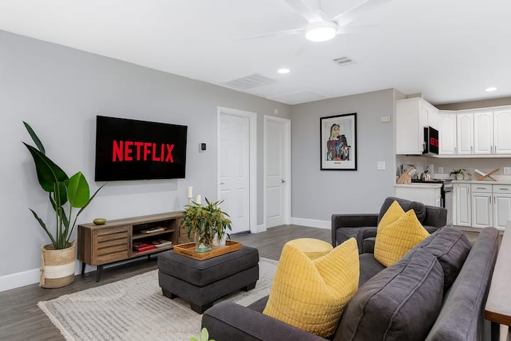 Two-private Units/sleep 9/pool&spa/parking/ac - San Diego, CA