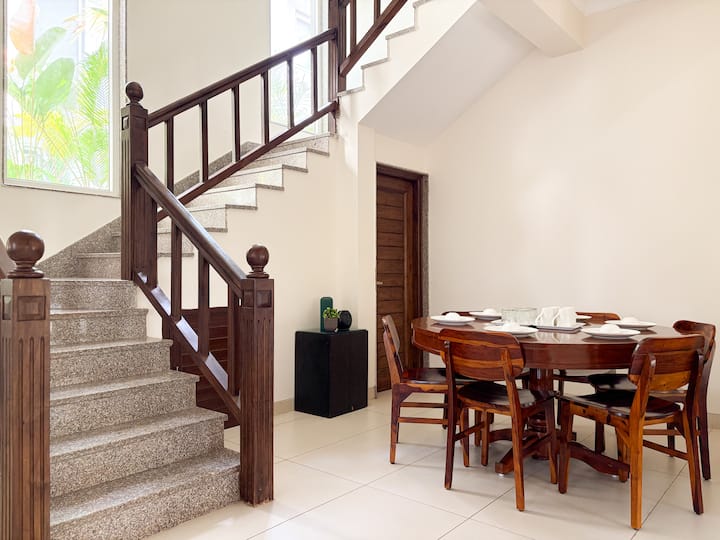 Dining area image 2