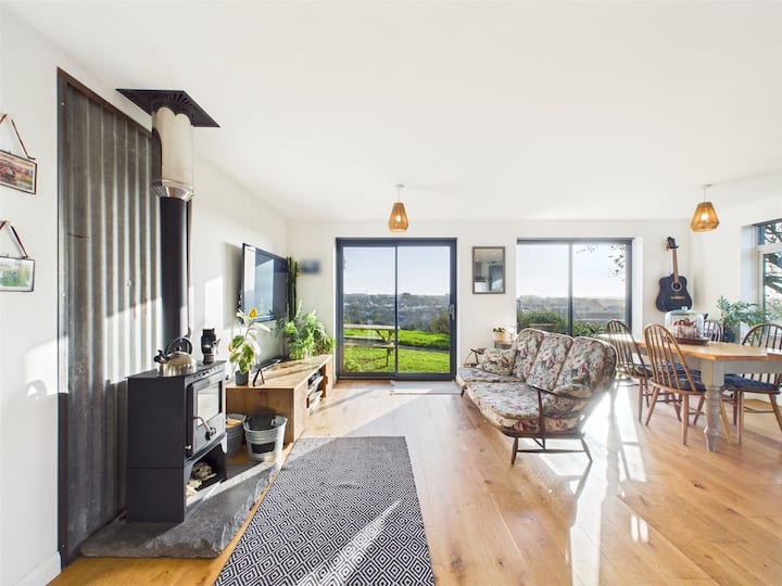 Comfortable Luxury Near Bude Beaches - Sea View - Bude