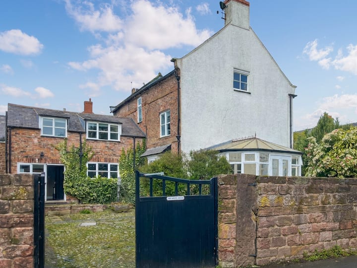The White House - Tarporley