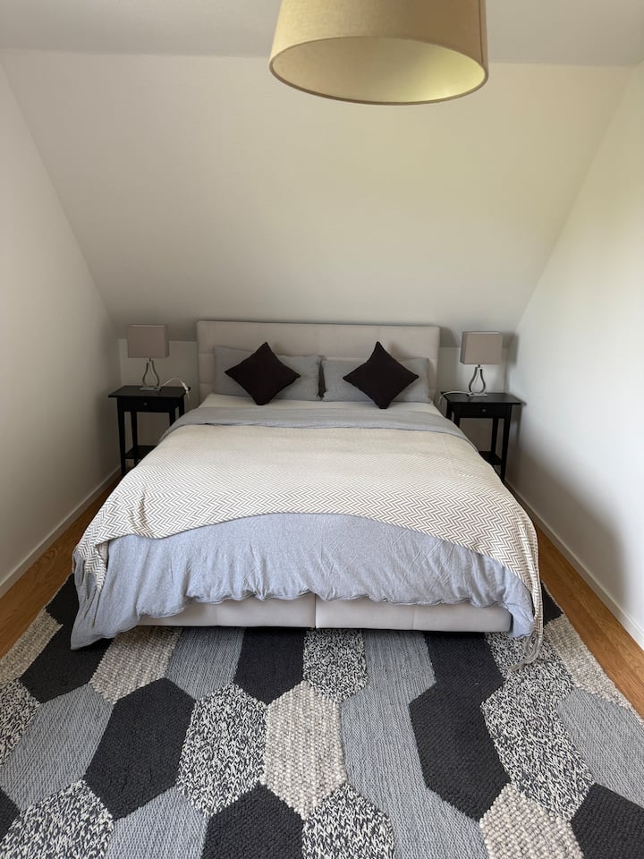 Erlangen Riverside Stay – Private Entry & Scenic - Erlangen