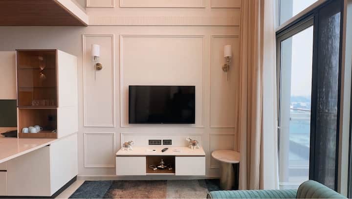 Bridgerton Vienna - Luxury Duplex With Balcony - Manesar