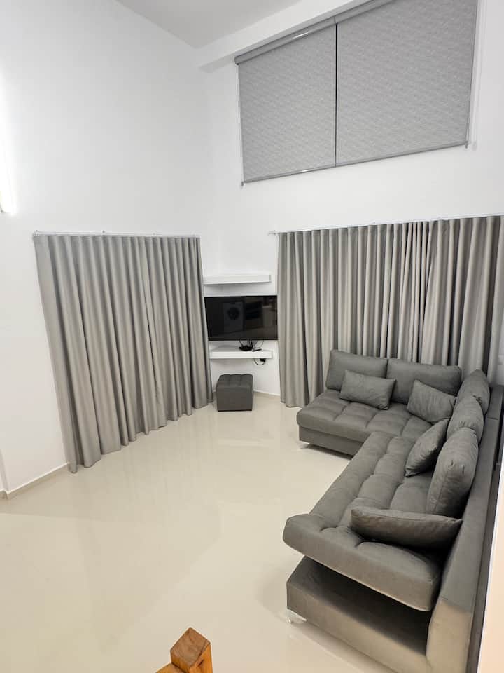 Alpha Blue Aura Duplex -Triple Room & Double Pool - Ksamil