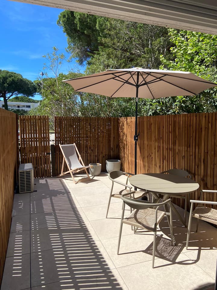 Studio Rénové Avec Terrasse & Parking - Ponant - La Grande-Motte