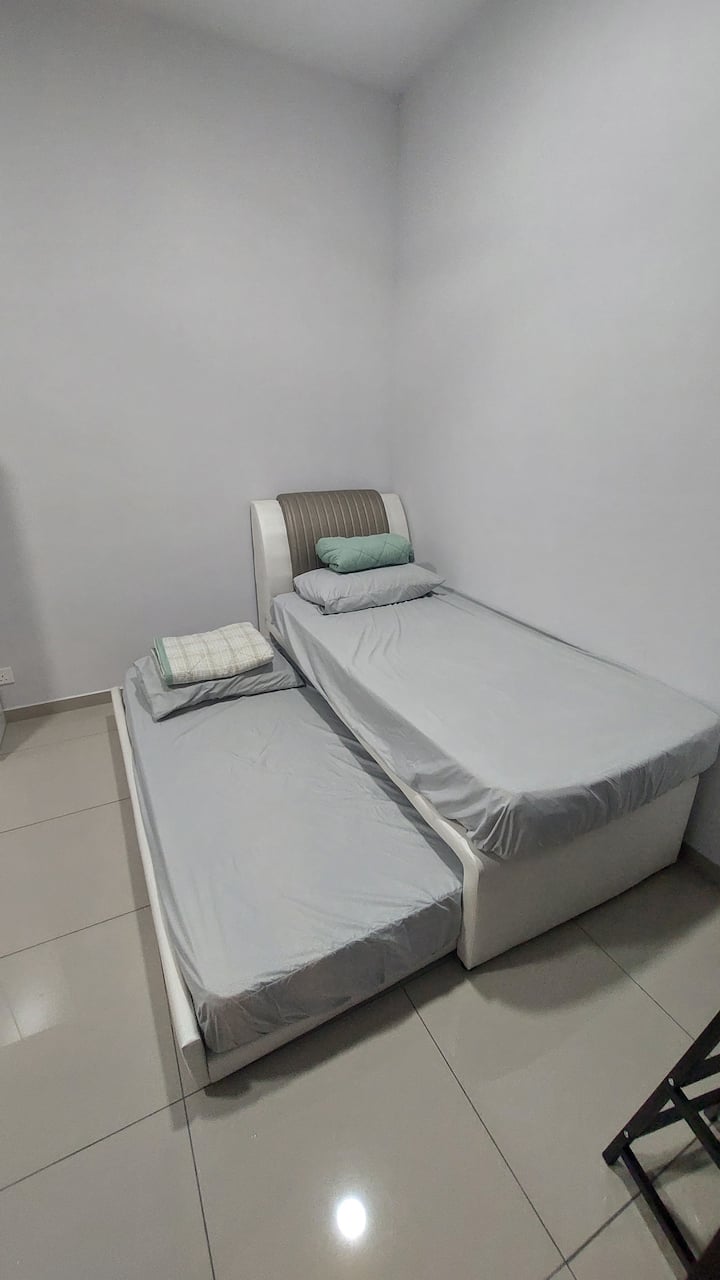 1+1 Single Bed Cheapest Broga Hill Midland City - Semenyih