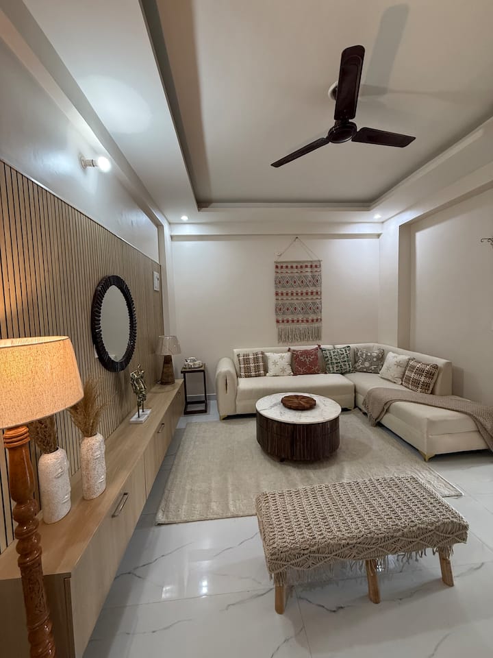 The Mountain Beige - Rishikesh