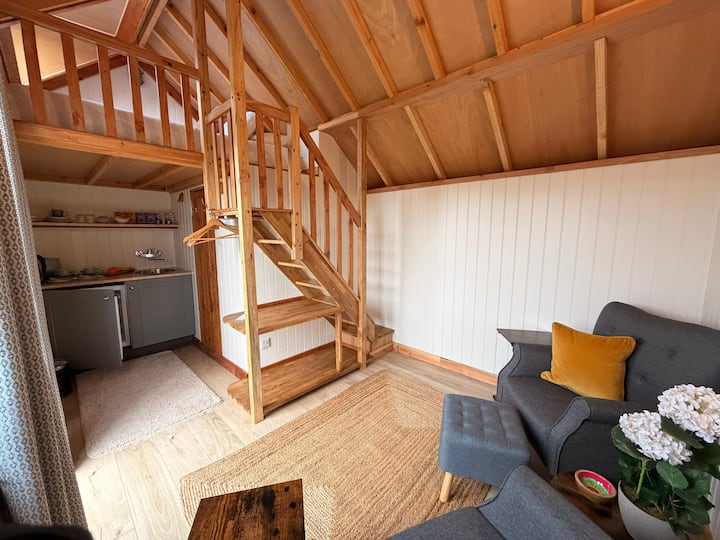 Abbstinyhouse Upper Bedroom Portree Isle Of Skye - Portree