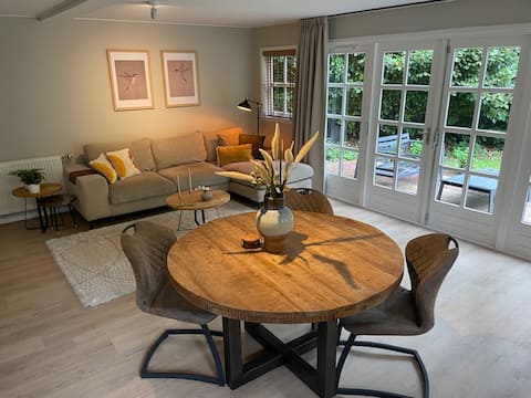 Top performing Airbnb: Het Prinsenhuis with sauna in the middle of nature in Wijk 57 Garderen