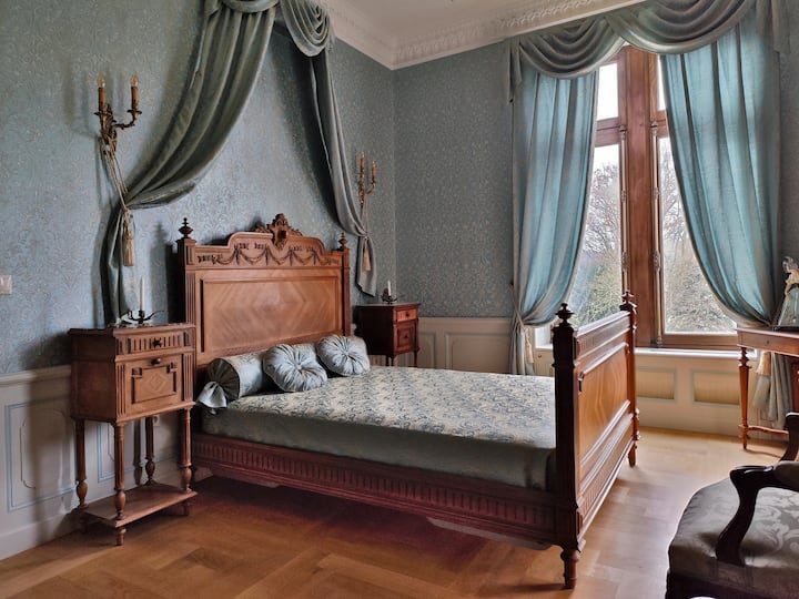 Chambre Turquoise Au Château Des Bérangers - Gannat