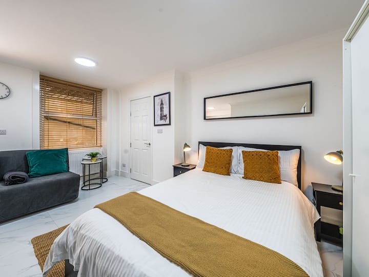 Elegant West Kensington Studio | Central London - Earl's Court