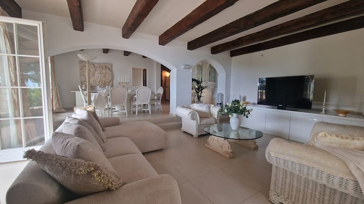Villa Maria Pia | 3br/2 Ba + Private Beach Parking - Bordighera