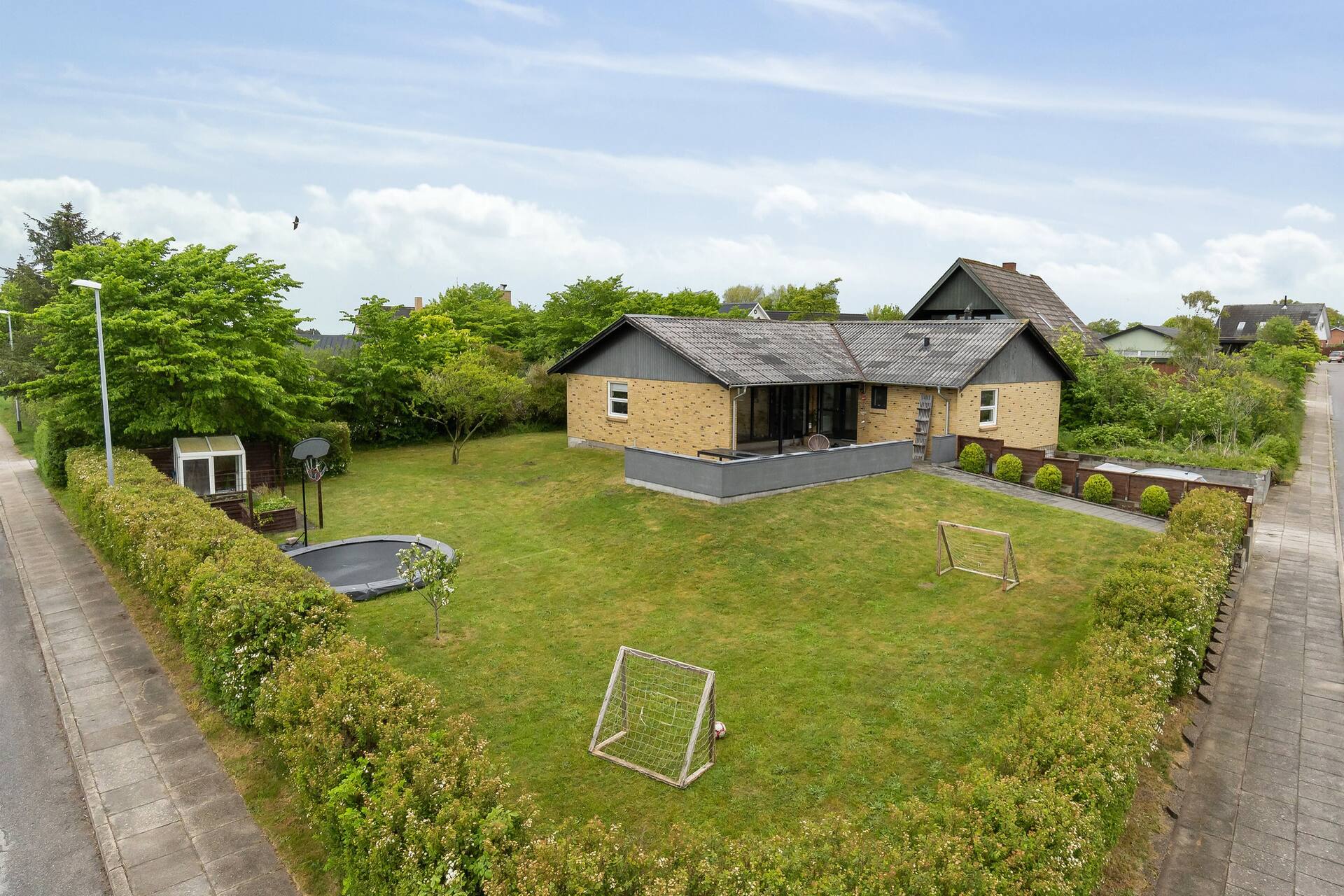 Well-located house, a short distance from Hirtshals