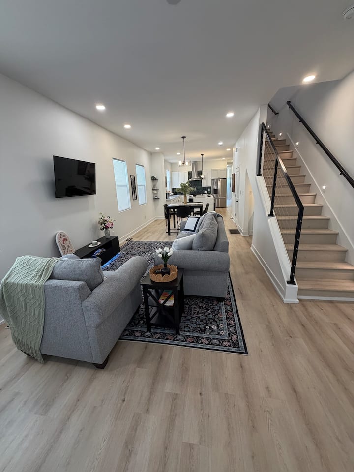 Huge Modern Apartment In Downtown Indy! - Kota