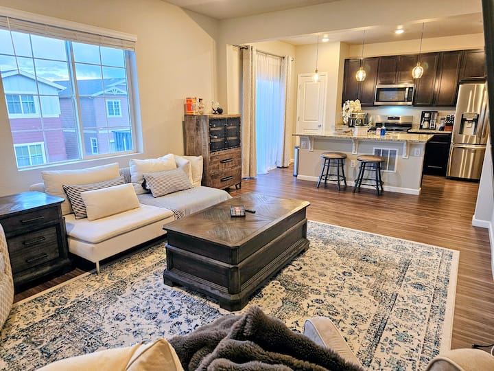 Spacious Home Near Outlets & City Fun - Castle Rock, CO