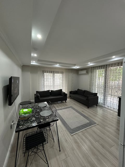 Successful Airbnb property: 1+1 garden flat - 2 min to altinkum beach in Didim