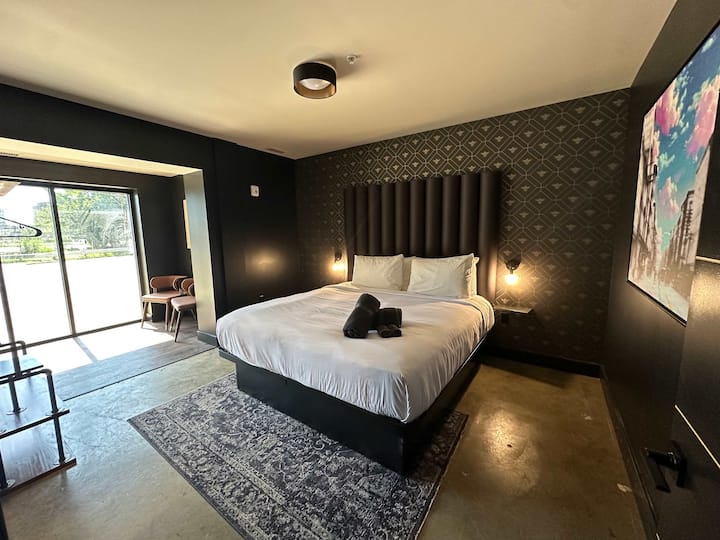 Sleep20 10beds 8br 4ba A12 The Crown Duo - Louisville, KY
