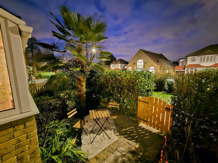 4 Bedroom House 11minwalk W. Norwood Station Zone3 - 克羅伊登