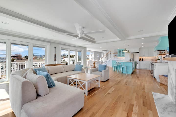Coastal Beach House Escape - Ipswich, MA