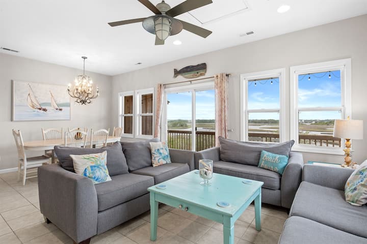 Jolly Rogers: Oceanview, Walk To Beach, Sleeps 12 - Topsail Island, NC