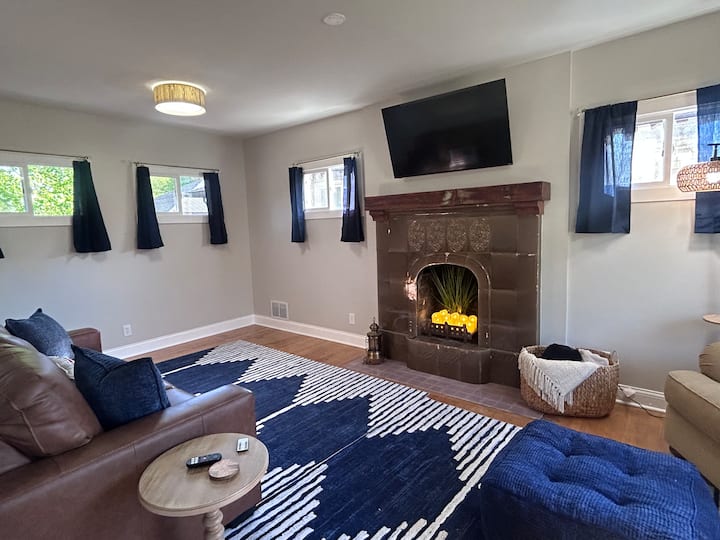 The Statesman | Great Lakes Getaway
By Navy Base - Waukegan, IL