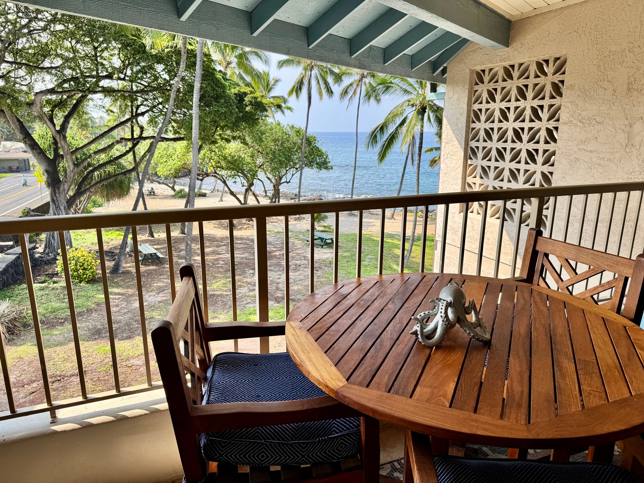 Condo in Kailua-Kona · ★4.89 · 1 bedroom · 2 beds · 1 private bath - Image 3