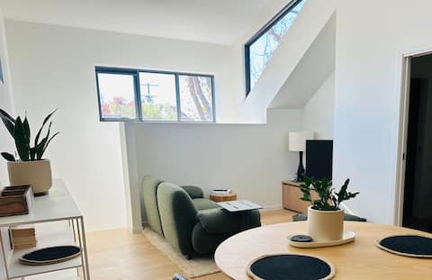 Top performing Airbnb: The Gurwood Loft in Wagga Wagga