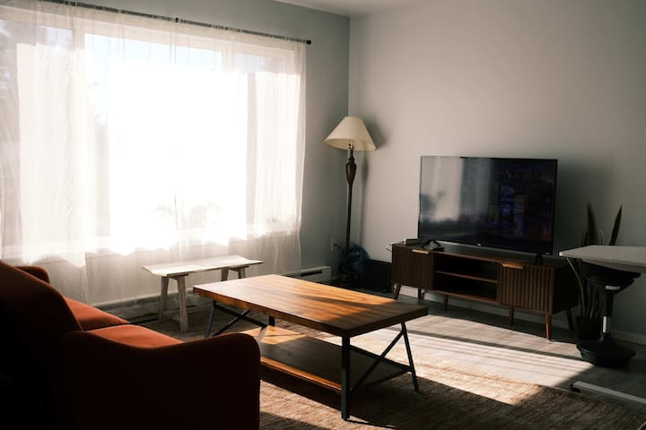 Renton 2-bedroom Apartment With Free Parking - Renton, WA