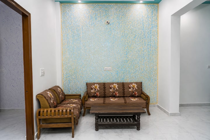 Flat In Modipuram Near Shobhit University - Meerut