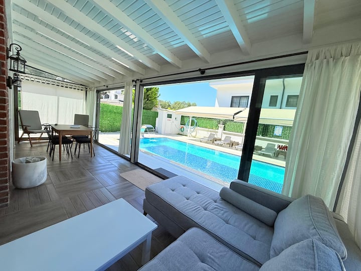Müstakil Havuzlu Villa Sahile çArşıya Yakın - Göcek
