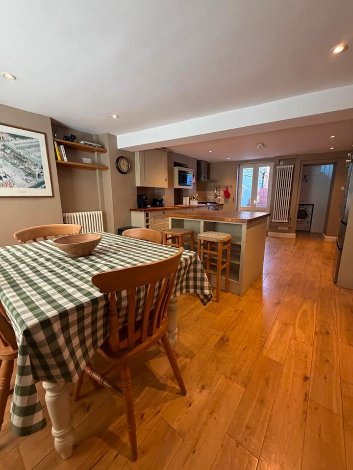 3 Bedroom House, Close To O2, Quick To C. London - Greenwich