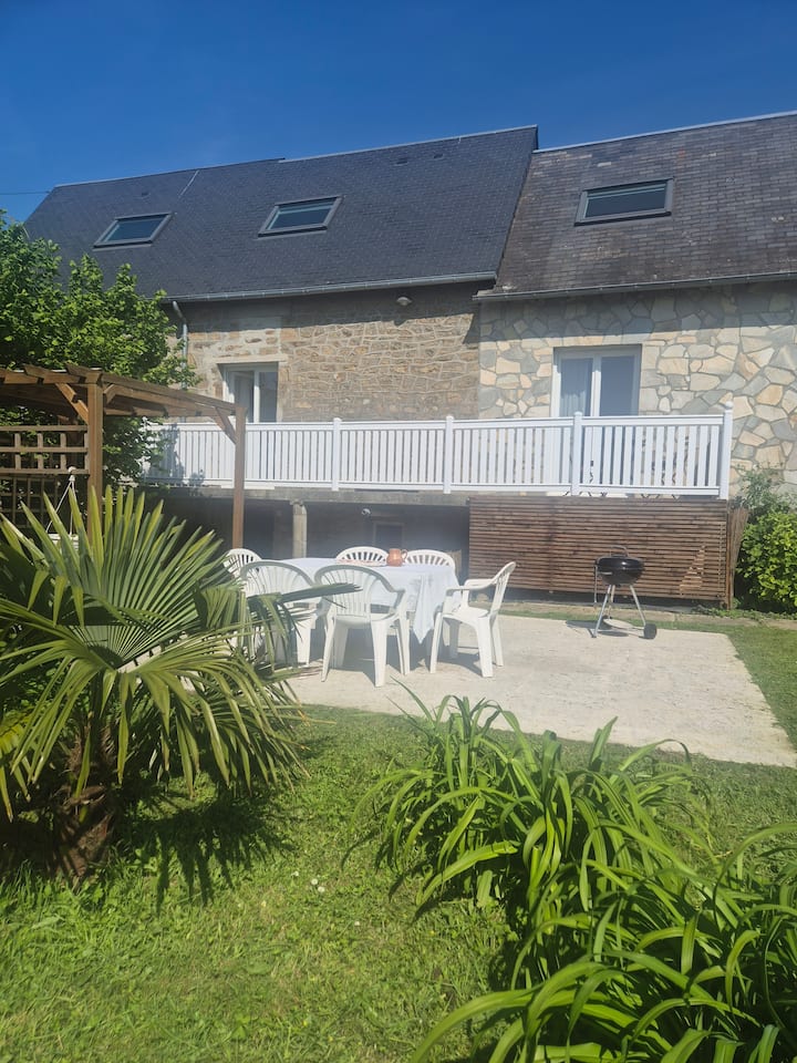 Grande Maison Cosy Avec Jardin, 15 Min De La Mer - Coutances