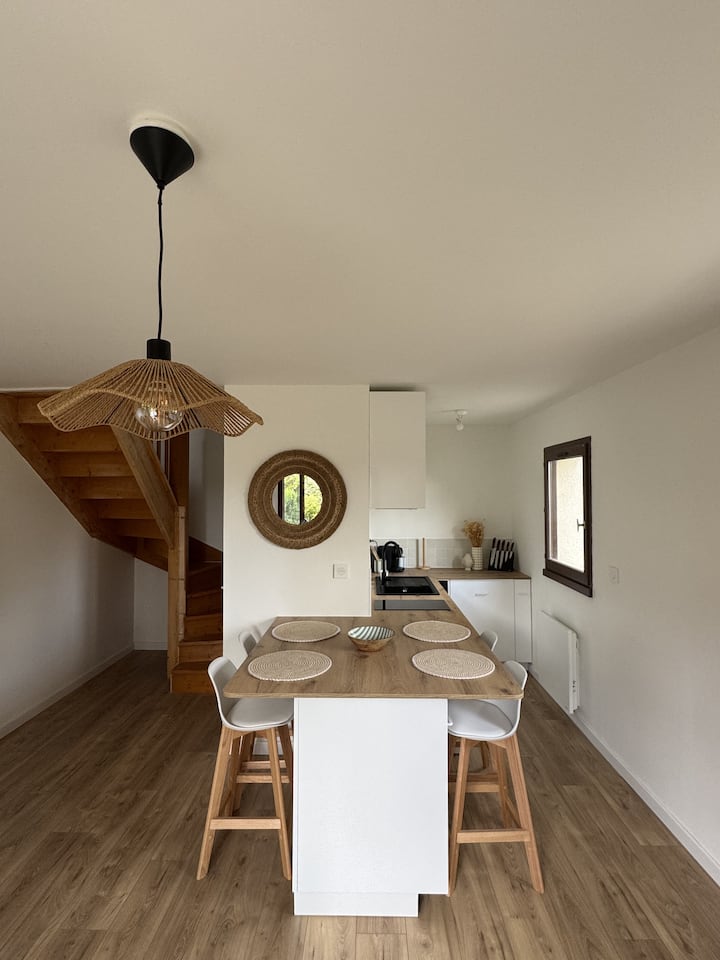 Charmante Maison Rénovée Avec Jardin Privatif - 카부르
