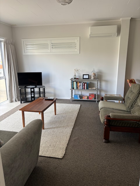 Successful Airbnb property: Ideal location - Mt Maunganui Beach Accomm in Mount Maunganui