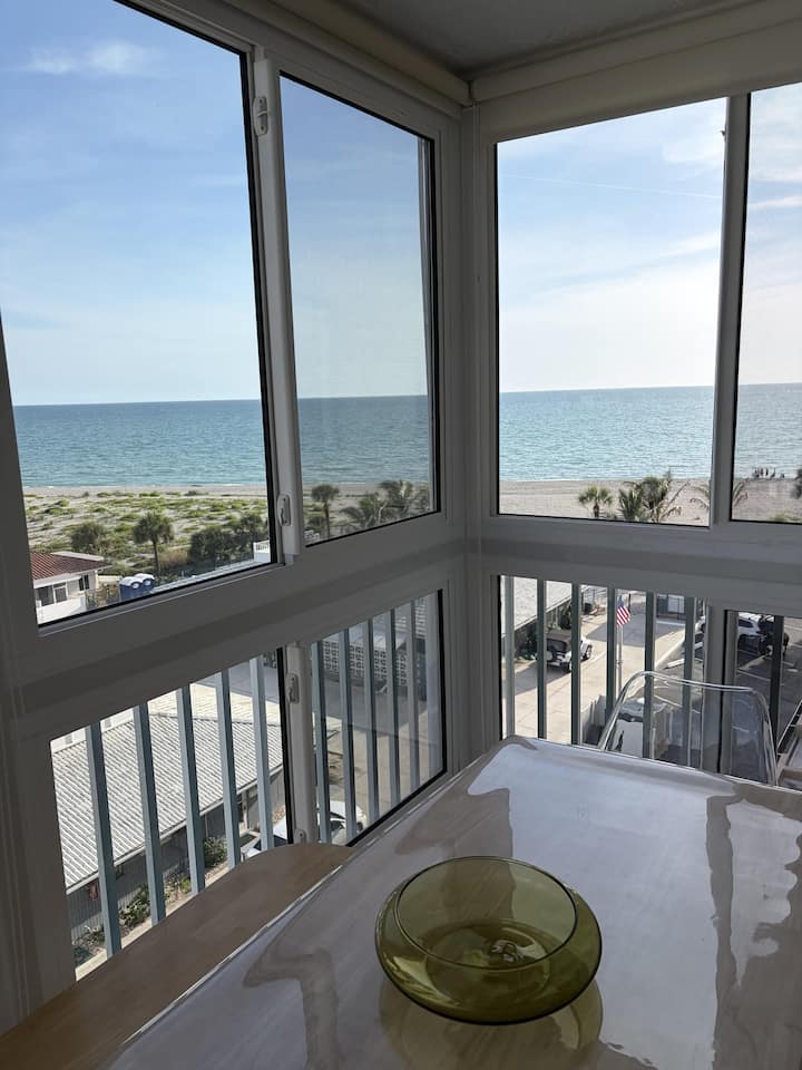 Gorgeous Gulf Views From This Lovely Venice Condo. - Venice, FL