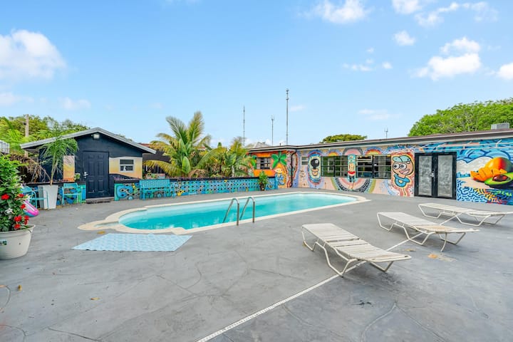 The Painted Oasis - Miami Lakes, FL