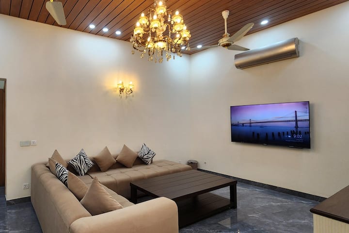 4br Modern Villa Near Valencia Town Lahore - Lahore