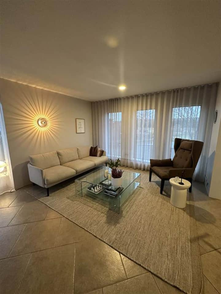 Peaceful Spacious Home In Reykjanesbær - Aéroport de Reykjavík Keflavík (KEF)
