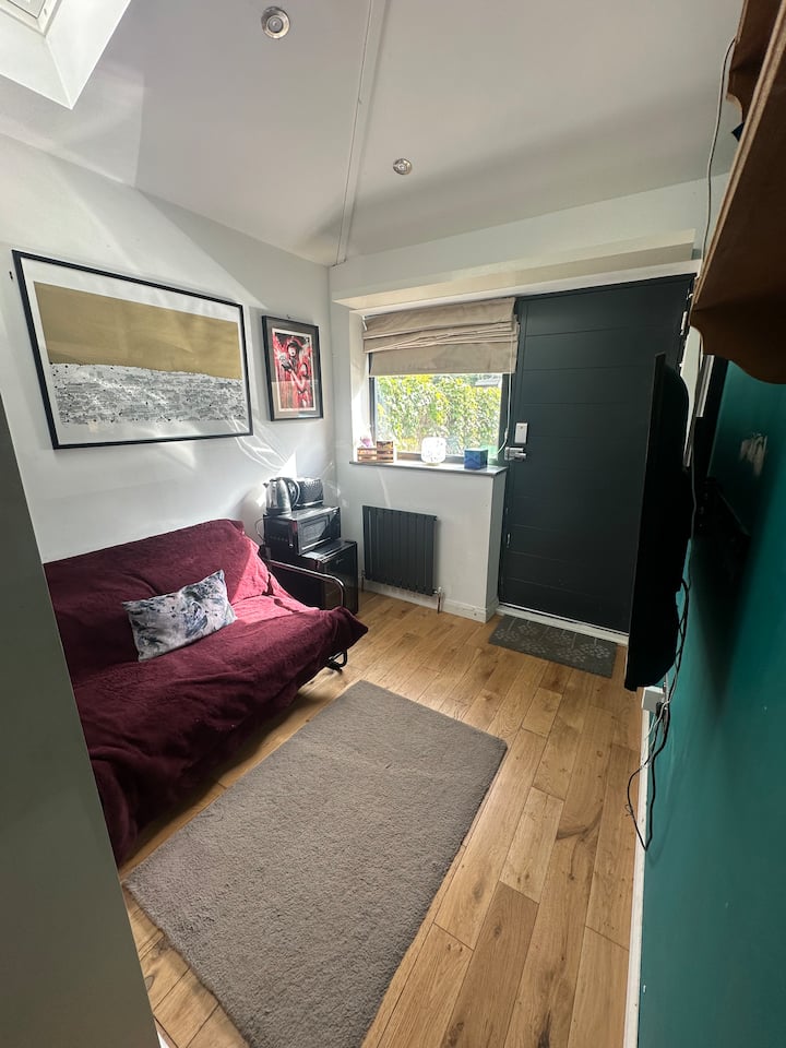 Self Contained Annex With Parking Close To Centre - Bath