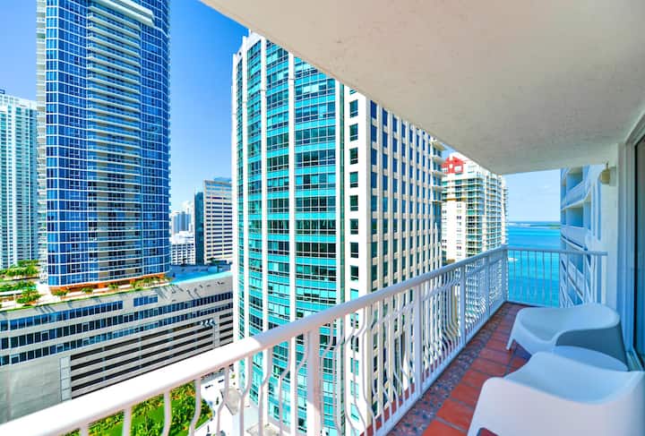 Prime Location Brickell | City View + Free Parking - Miami