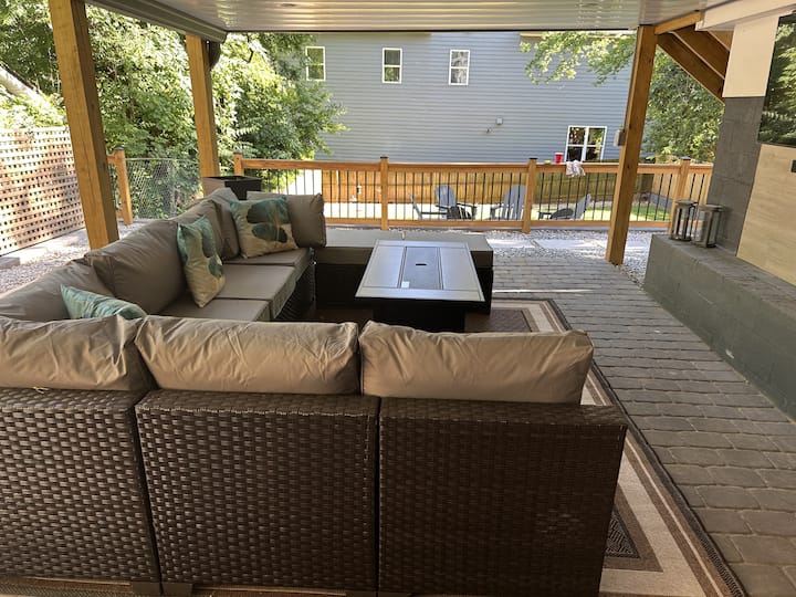 Sleeps 6 | Outdoor Area + Fire Pit | Midtown - Buckhead