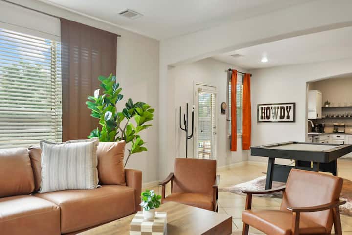 Cozy 5br Getaway / Pool / Games / Sleeps 18 - Pflugerville, TX