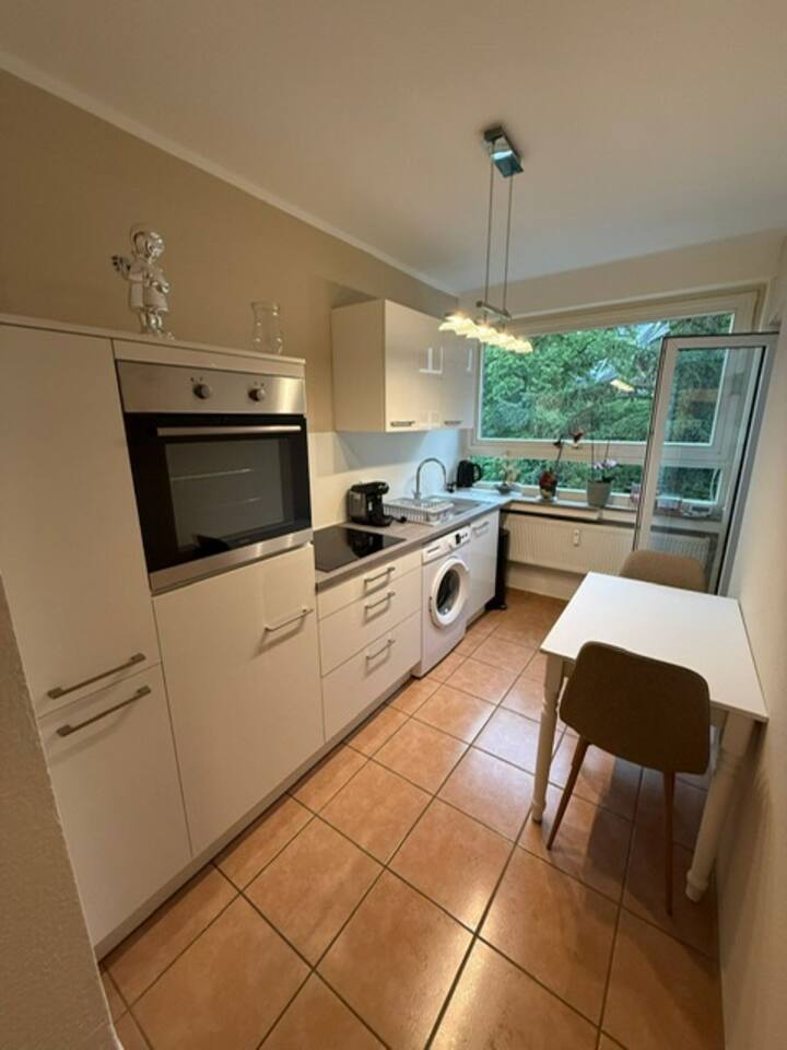 Zentrale 2-zimmer Wohnung In Düsseldorf - Düsseldorf