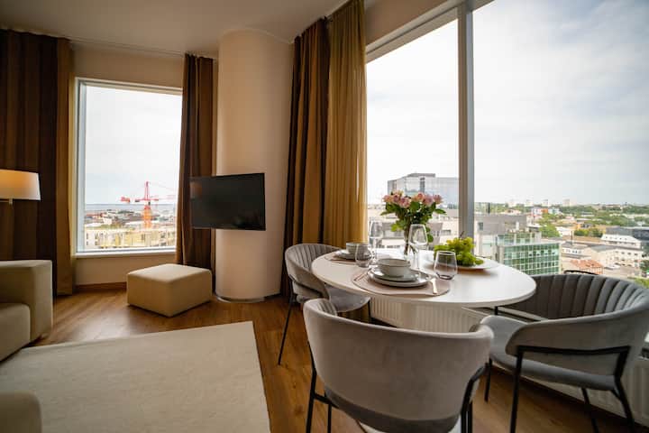 Sea & City View Apartment, Central Tallinn - Tallinn