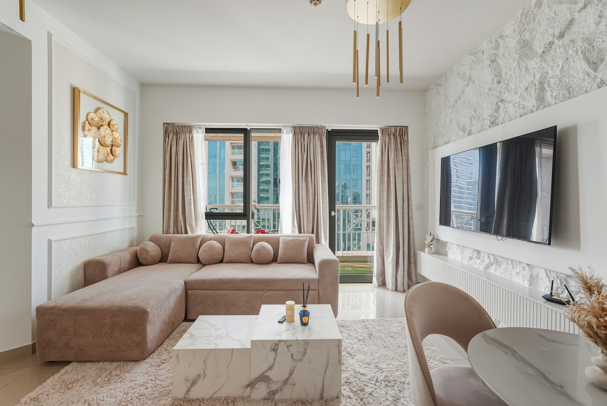 1 Bedroom Furnished Apartment with Burj Khalifa & Fountain View 2
