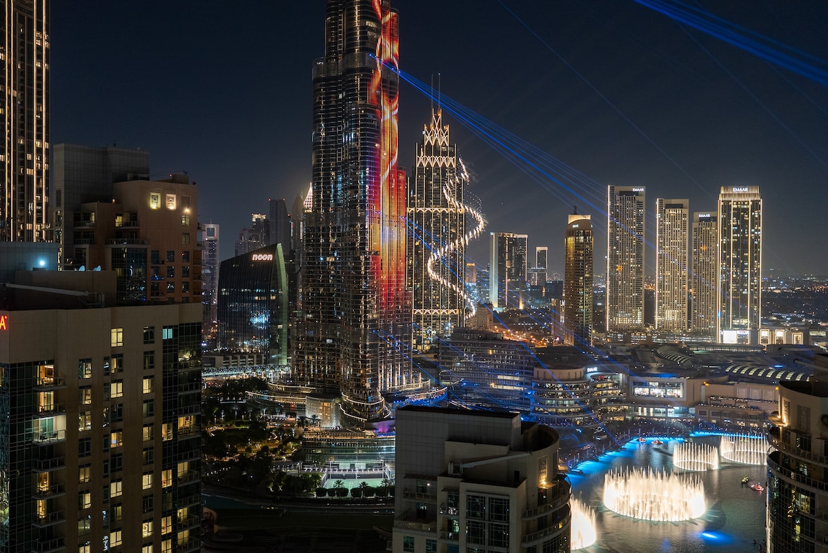 1 Bedroom Furnished Apartment with Burj Khalifa & Fountain View 5