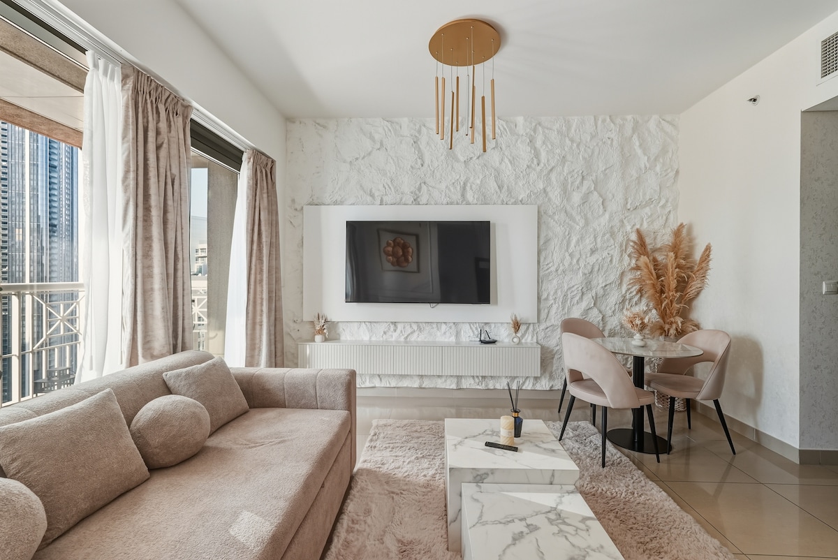 1 Bedroom Furnished Apartment with Burj Khalifa & Fountain View 3
