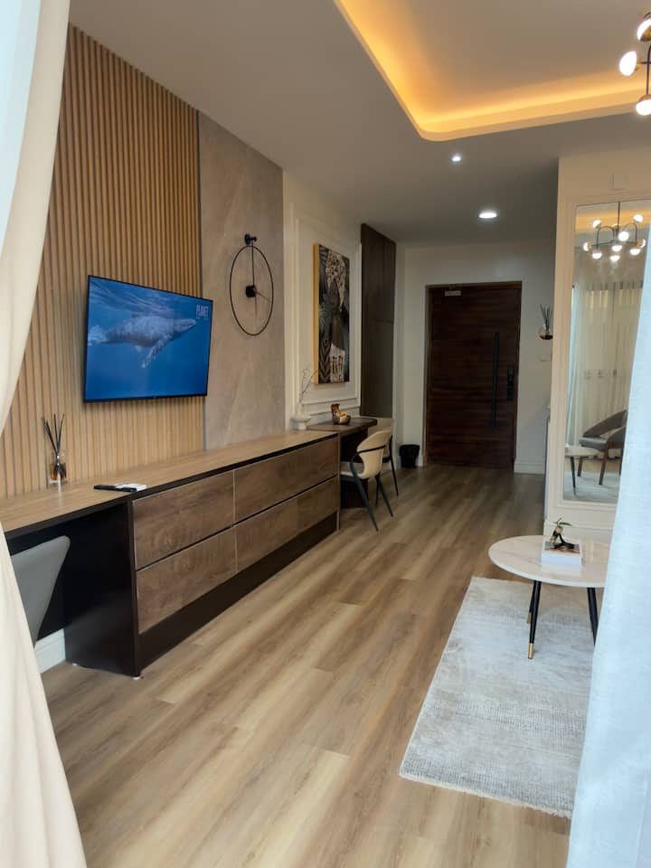 Modern Studio | Fast Wi-fi • 24/7 Power • Gym - Nigeria