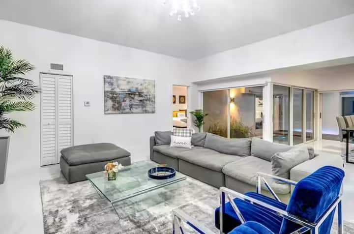 Modern Oasis W/ Pool, Bbq, Game Room & Playground - Cutler Bay, FL