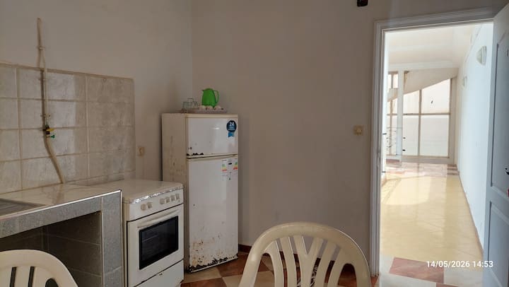 7rés. Yasamine F3 6 P. 100 Rue Des Villas Ain Turk - Orán