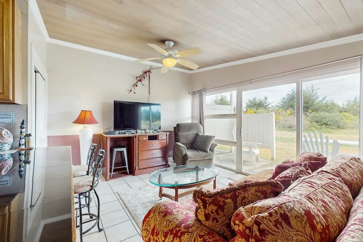 1 Br Condo With Shared Hot Tub, Beach Access - Copalis Beach, WA